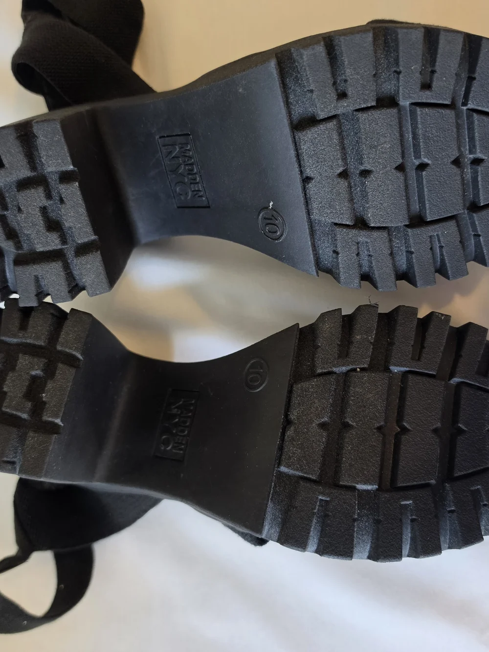 Y2K Madden NYC Women's Black Chunky Platform Sandals Size 10